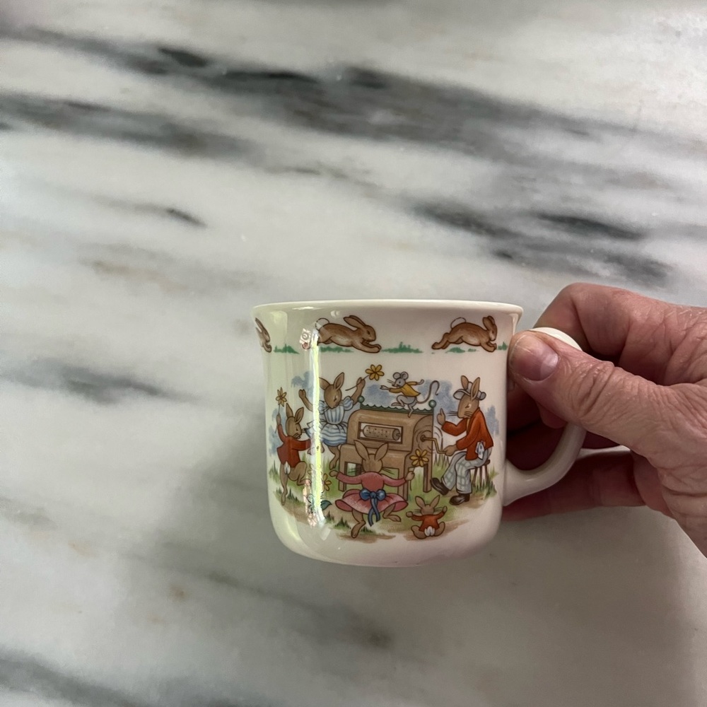 Bunnykins Royal Doulton Fine Bone China Tableware Cup Mug Peter Rabbit